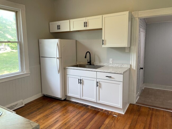 Foto del edificio - 2358 Sackett St