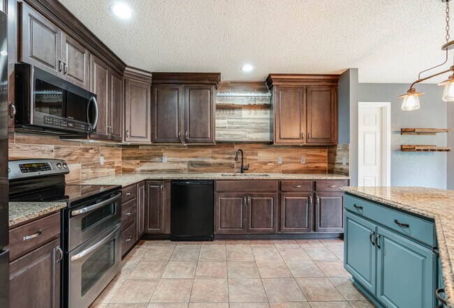 Building Photo - 14223 Cougar Creek
