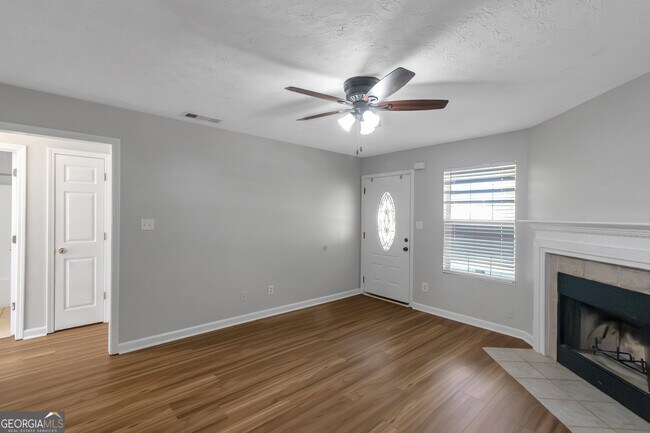 Building Photo - 97 Livingston Ln