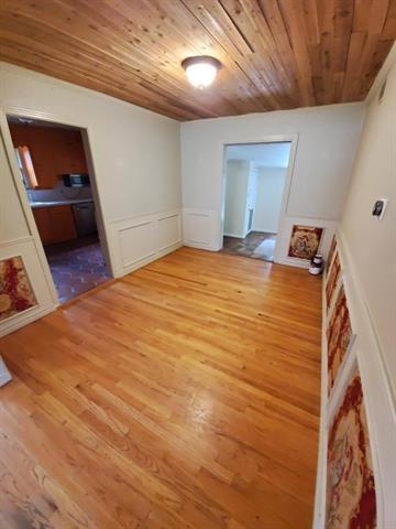 Building Photo - 1428 Sylvan Ave