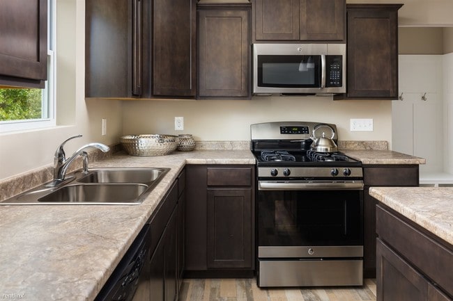 Foto del edificio - 10150 Castle Creek Cir
