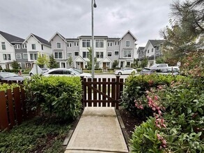 Building Photo - 20155-84 84 Ave