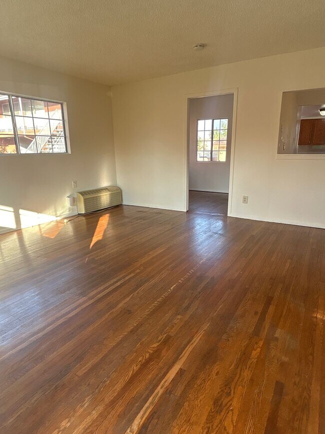 Foto del edificio - 608 N Orange Ave