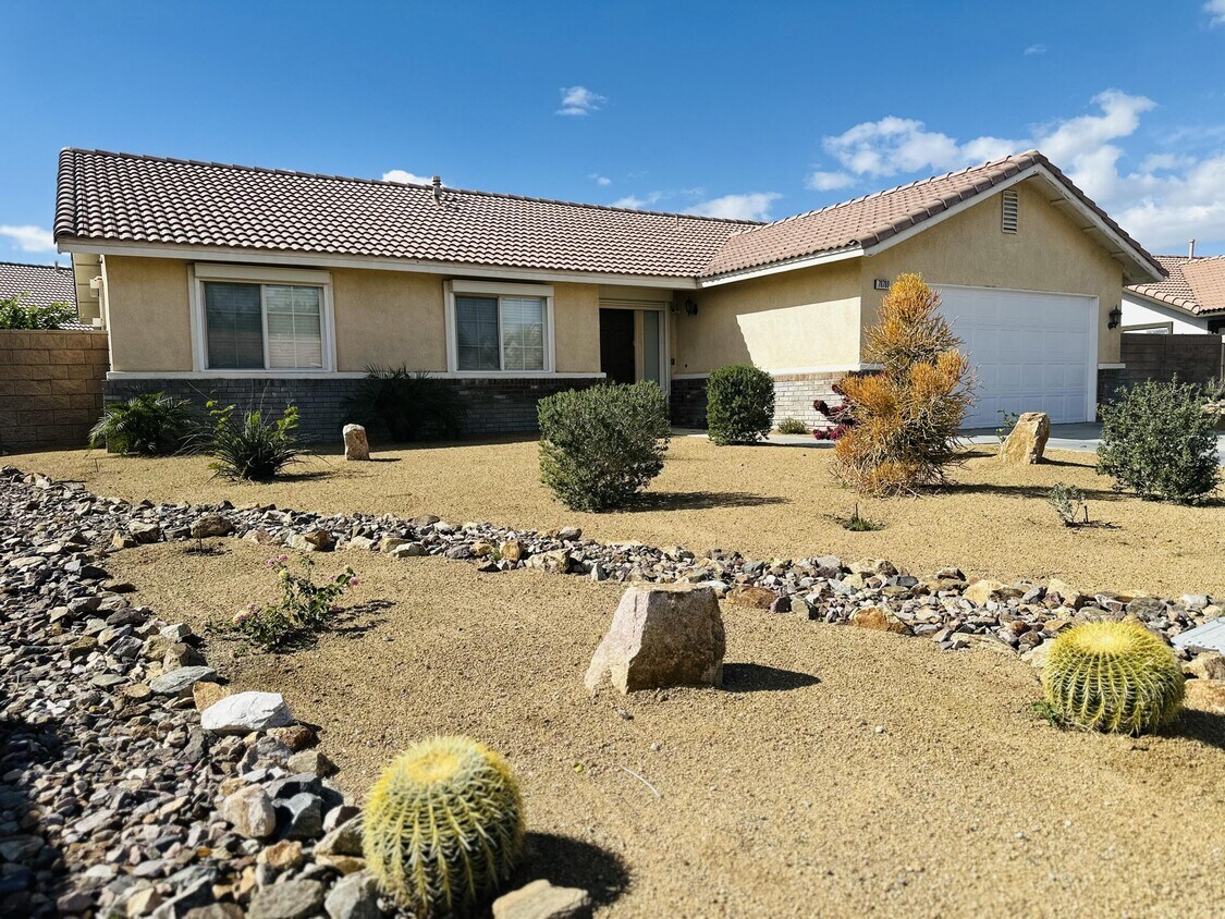 Primary Photo - 78780 Birchcrest Cir