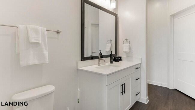 Foto del edificio - 3900 Robinson Rd