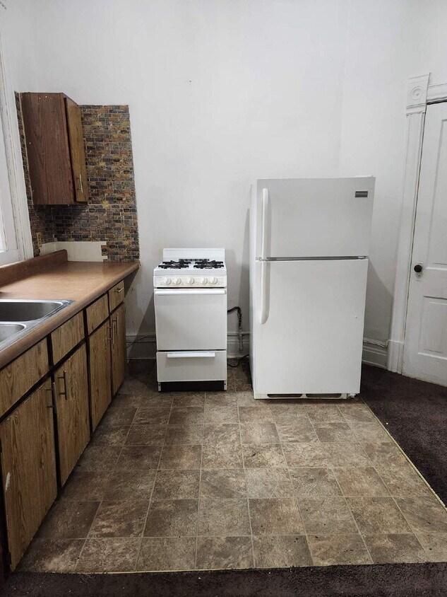 Foto principal - 113 E 3rd St