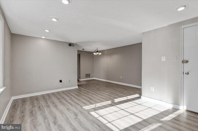 Foto del edificio - 822 S Arlington Mill Dr