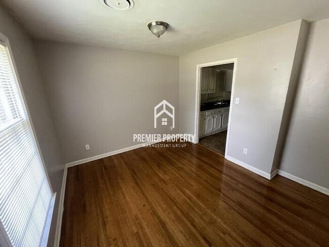 Building Photo - 2065 St James Dr