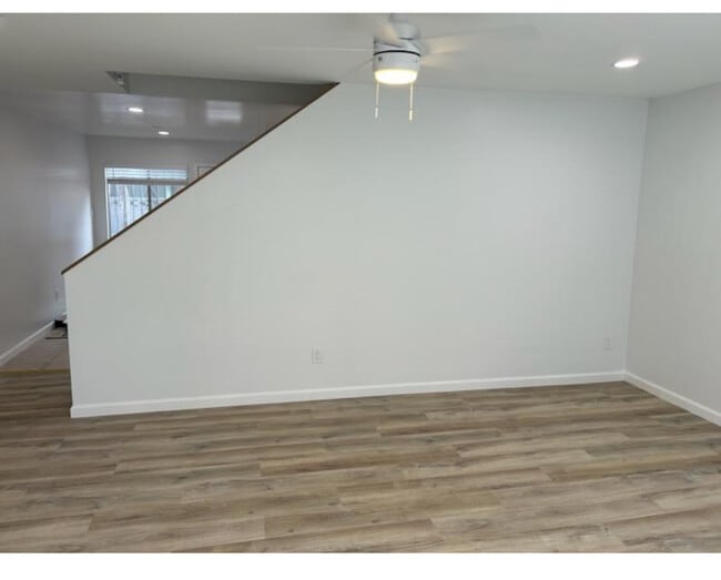 Building Photo - 10519 Tabor St