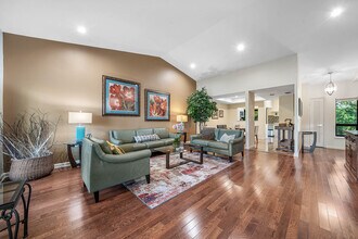 Building Photo - 11355 Pond View Dr