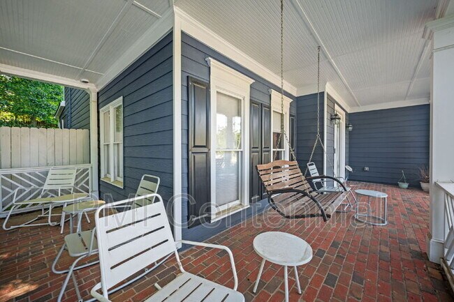 Foto del edificio - 2506 Retreat Dr NE