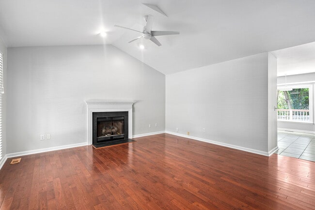 Building Photo - 2912 Enson Pl