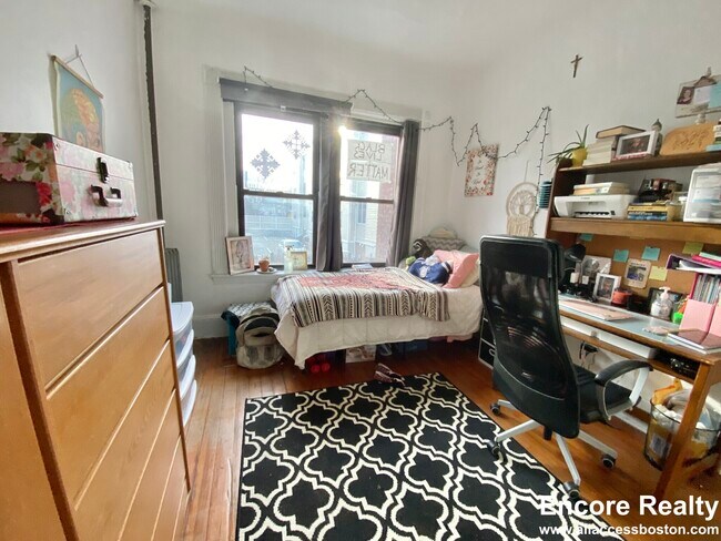 Foto del edificio - 239 Harvard Ave