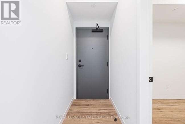 Building Photo - 555 Sanatorium Rd