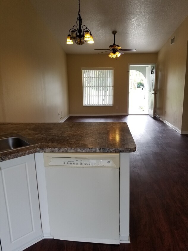 309 Sherborne Ln, Kissimmee, FL 34758 Townhome Rentals in Kissimmee