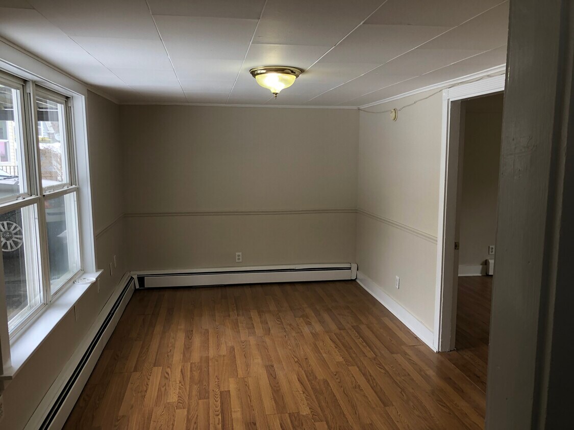 Living room - 19 Elm St