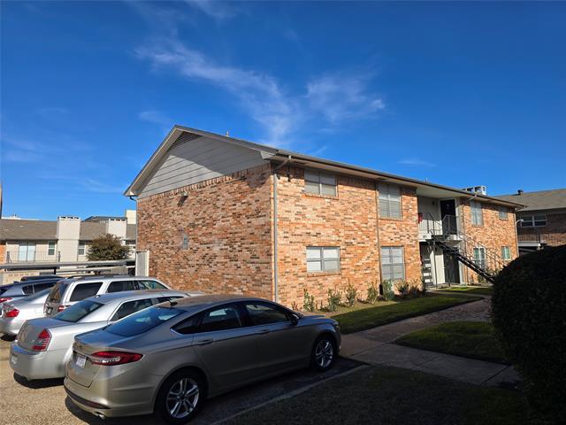 Building Photo - 8071 Meadow Rd