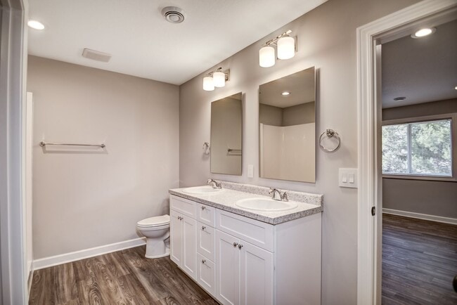 Foto del edificio - 3 Bedroom Town Home