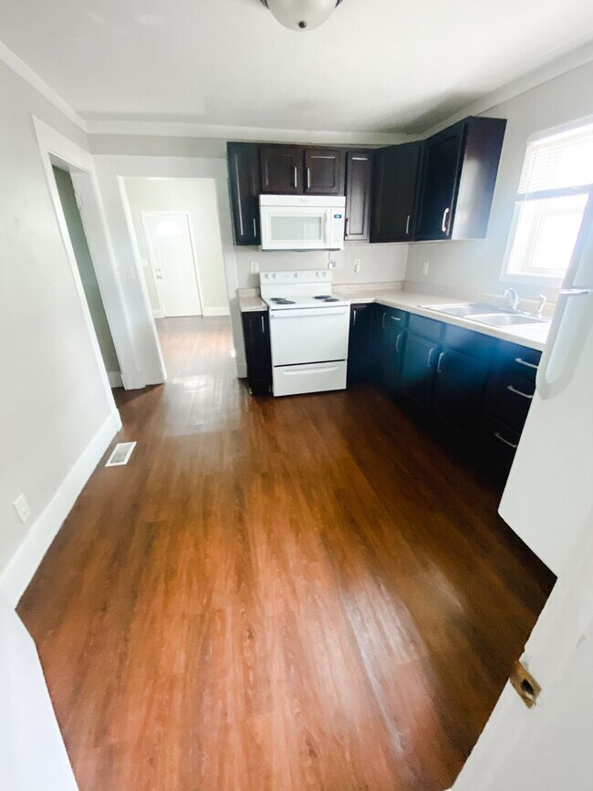 Foto del edificio - Three Bedroom House
