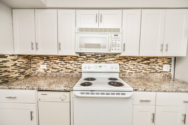 Building Photo - 2234 S Goebbert Rd