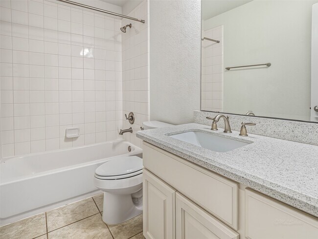 Foto del edificio - 27215 Symphony Creek Ln