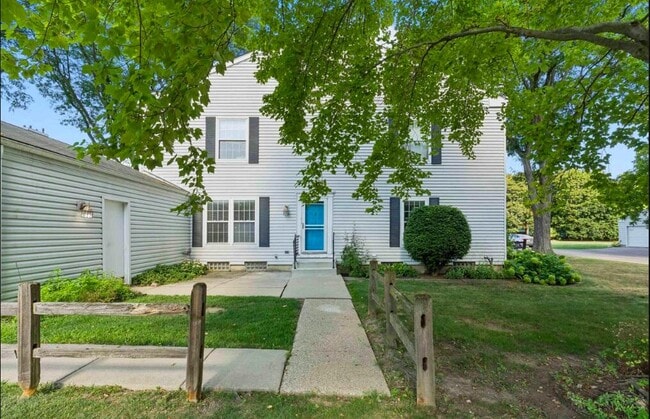 Building Photo - 38655 Bayside Ct
