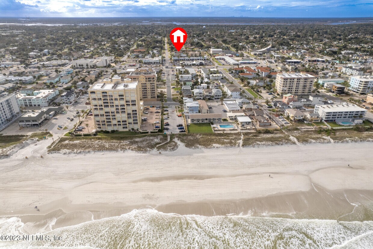 423 N 9th St Unit 4, Jacksonville Beach, FL 32250 Room for Rent in