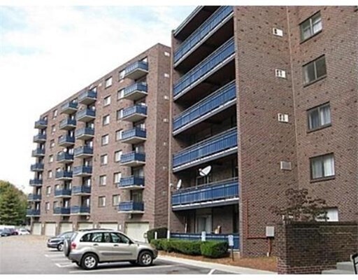Building Photo - 32 Whites Ave