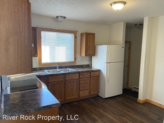 Building Photo - 4 br, 2 bath House - 601 2nd Avenue West