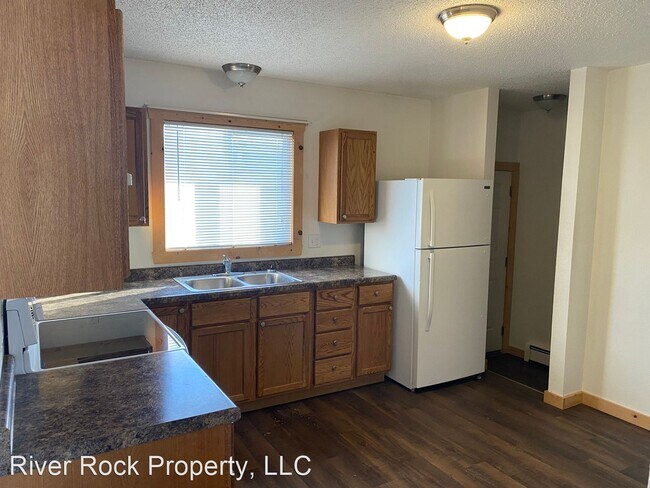 Foto del edificio - 4 br, 2 bath House - 601 2nd Avenue West
