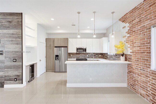 Foto del edificio - 820 NE 7th St