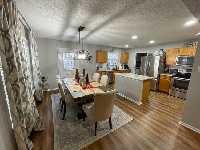 Foto del edificio - 12812 Anthem Ave