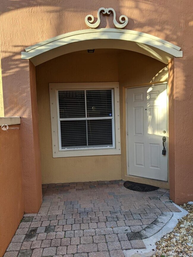 Building Photo - 2208 Coral Reef Ct