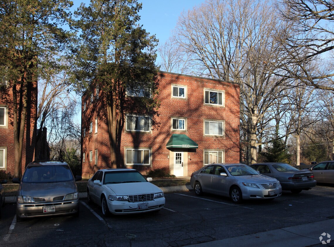 Foto del edificio - 8810 Bradford Rd