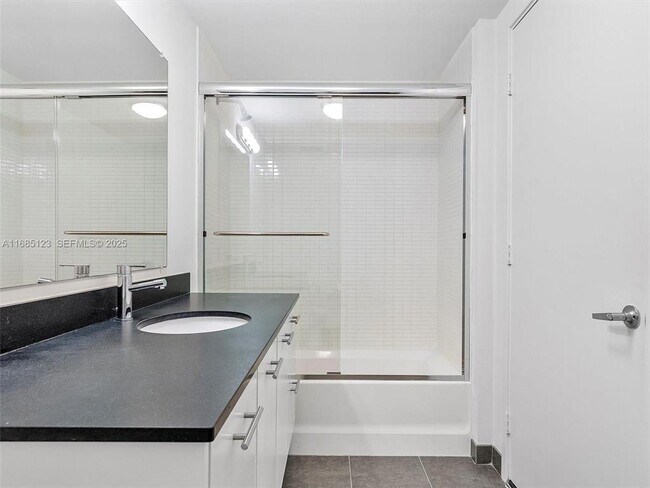 Foto del edificio - 7935 East Dr