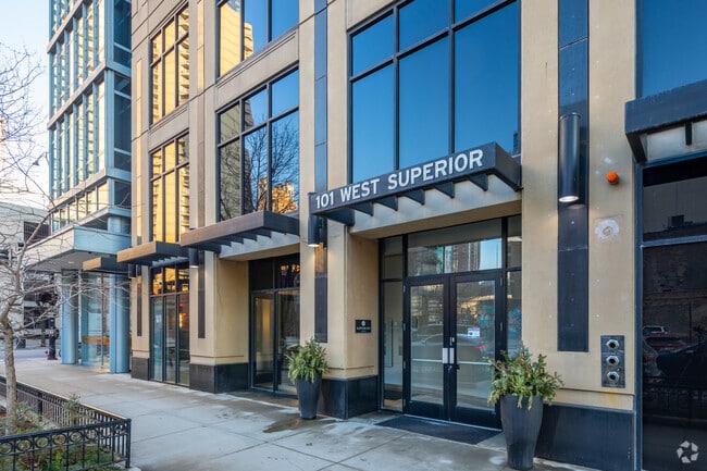 Building Photo - Superior West