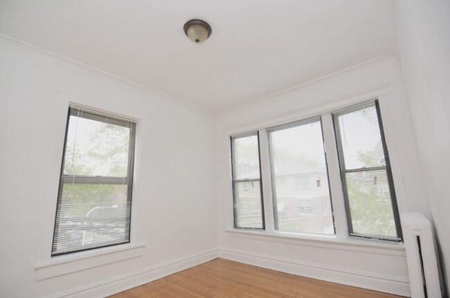 Interior Photo - 3945-59 N. Janssen Ave.