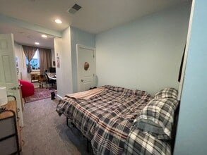 Building Photo - 1411 W Thompson St