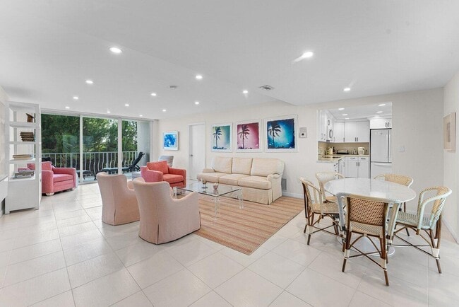 Building Photo - 2774 S Ocean Blvd