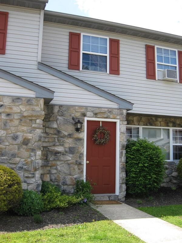 213 Magnolia Dr, Fleetwood, PA 19522 Townhome Rentals in Fleetwood PA