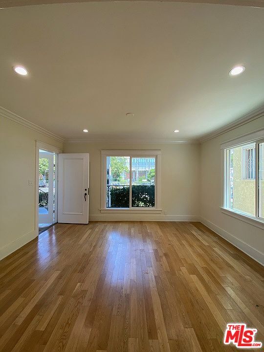 Building Photo - 817 Heliotrope Dr