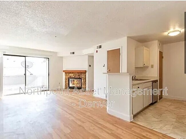 Foto del edificio - 1 BR/1BA | Newly Renovated Unit | Cozy Fireplace| Access to Community Pool!
