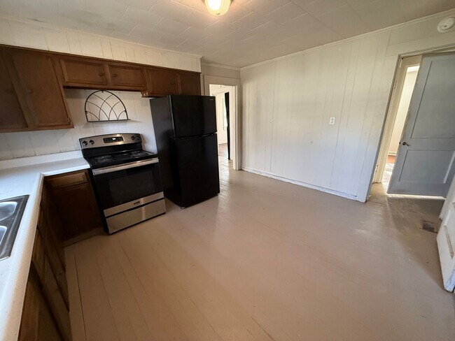 Building Photo - Home in Benton