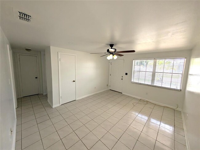 Foto del edificio - 6024 W Fern St