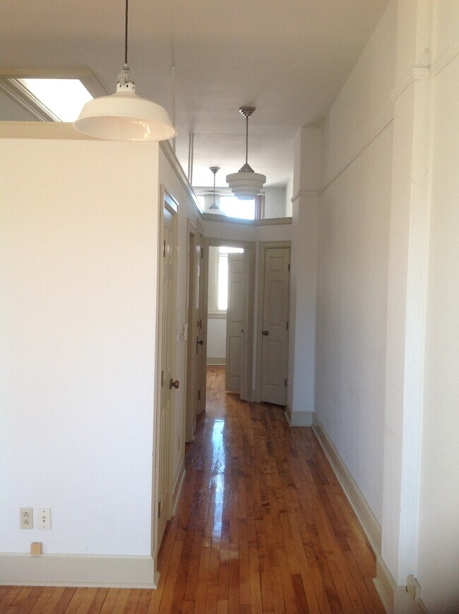 Building Photo - Trendy Downtown Apartment in Lafayette, IN