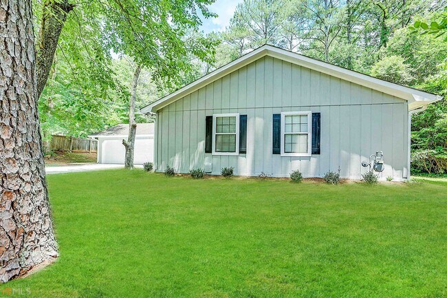 Building Photo - 5065 Shannon Way SW