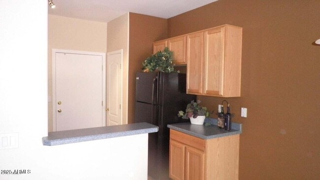 Building Photo - 1015 S Val Vista Dr