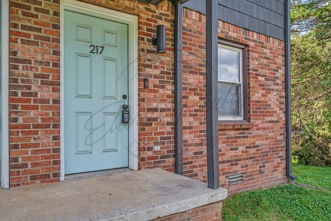 Photo - Spring Special (1/2 OFF 1st Month Rent): First Floor One Bedroom Updated Apartment with Laundry H...