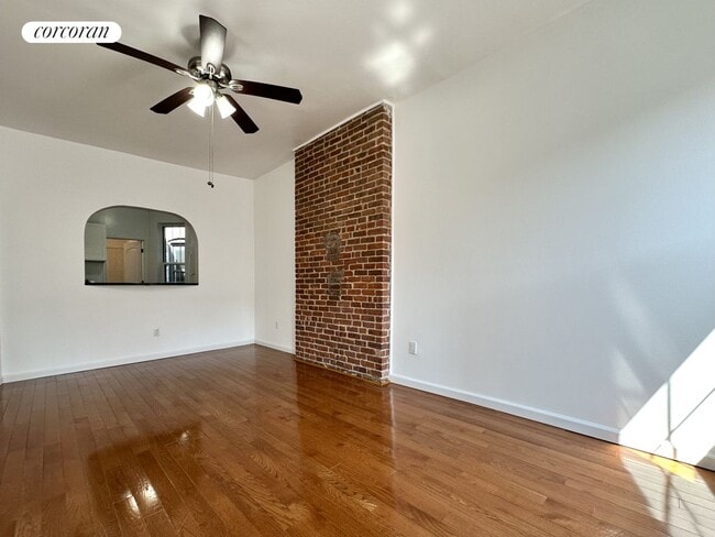 Building Photo - 326 E 93rd St