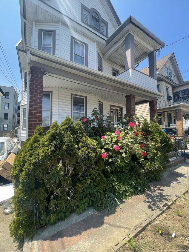 10318 123rd St Unit 2nd fl, Queens, NY 11419 Room for Rent in Queens
